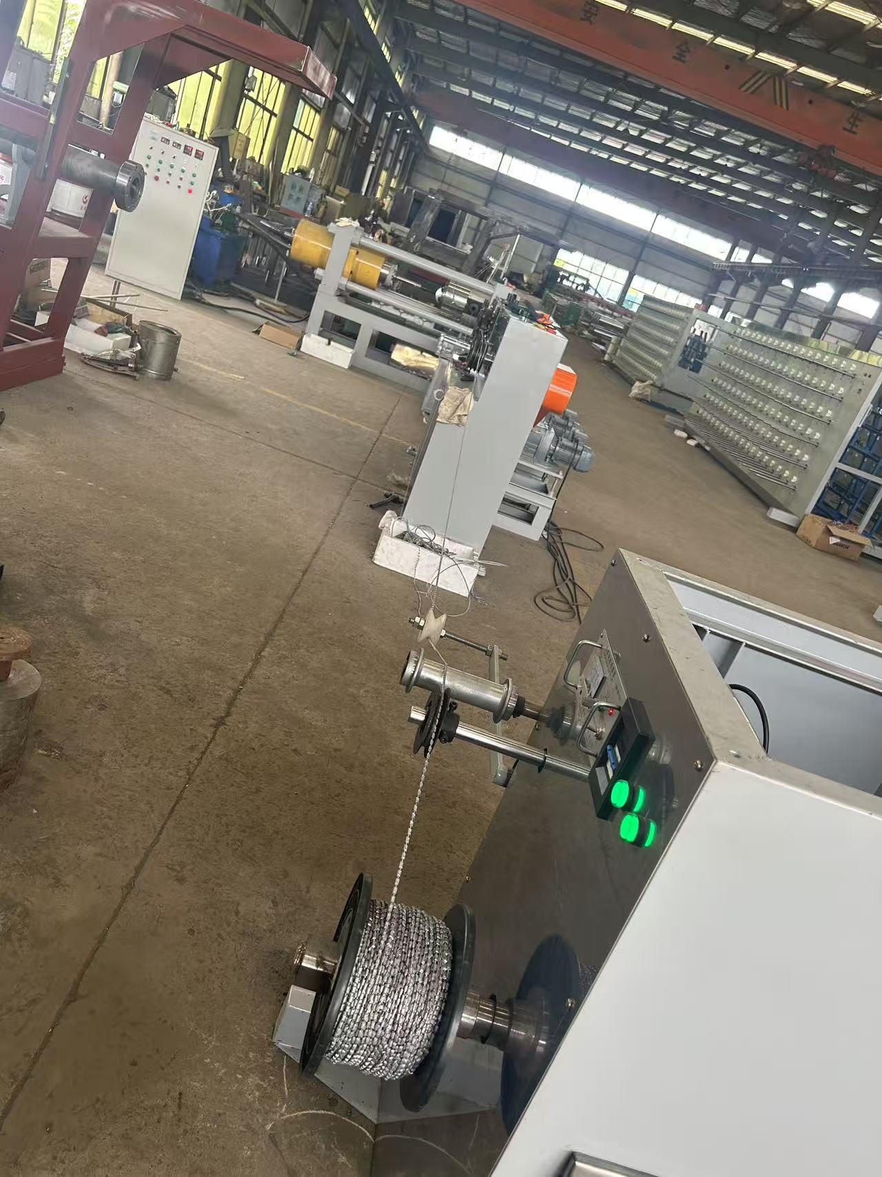 Test running rope core lead chain extruder machine