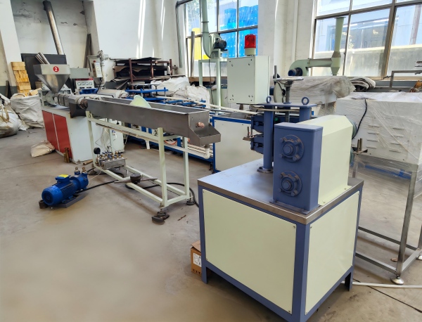 Process wast yarn plastic pelletizing extruder